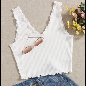 Women’s Sleeveless Lettuce Trim V Neck Ribbed Tank Crop Top Best White M
